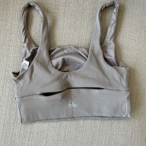 Alo yoga sports bra cut out bra